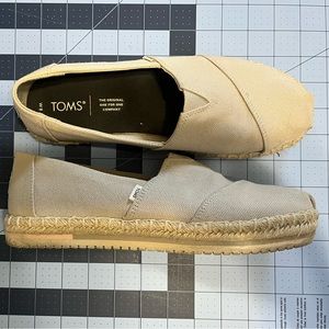 Gently used; Cream/Natural Alpargata Platform Rope shoe w/layered platform - 8M